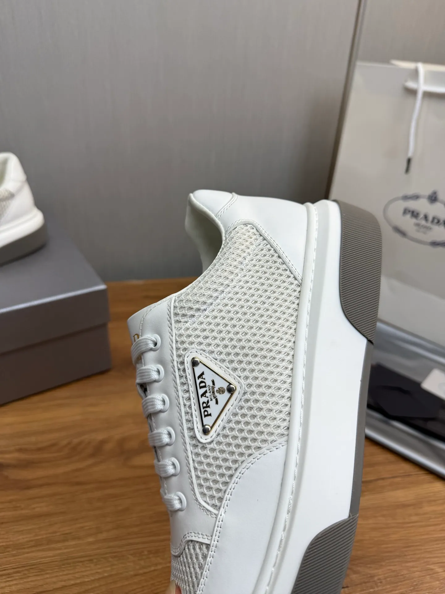 Men's shoes 💰580💰 [PRADA] Men's shoes are popular in the counter, official website is synchronized, 1 high-quality shipment ✔️Imported cowhide fabric + cowhide lining, 1🆚1 replica, original sole, 38-45 (45 customized, non-refundable)